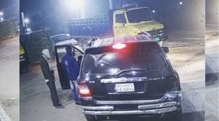 গোয়ালন্দে তেল নিয়ে টাকা না দিয়ে পালানোর সময় গাড়িচাপায় যুবক নিহত